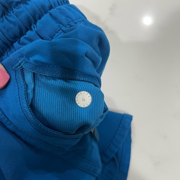 Lululemon Track That shorts - blue - Picture 3 of 4